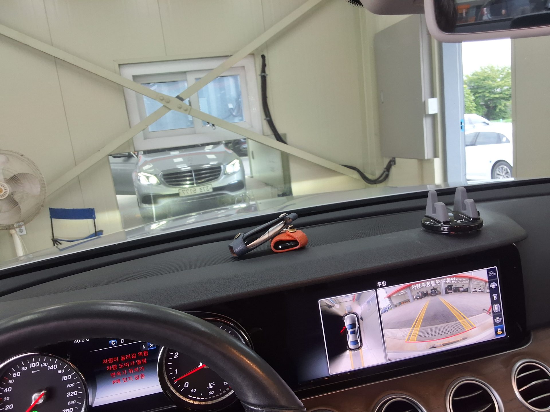مرسيدس بنز E Class (5Th Gen) E300 فورماتيك إكسكلوسيف ستاندرد 2018 4MATIC إكسكلوسيف