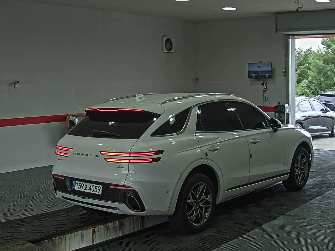 جينيسيس جينيسيس GV70 2023 2.5T دفع رباعي BASE