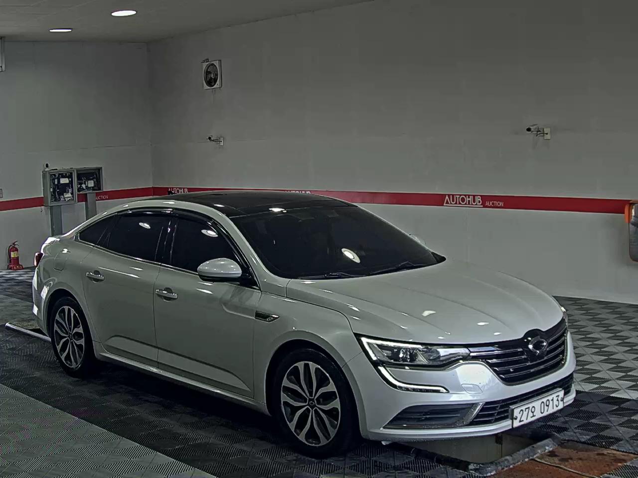 2016 - renault sm6