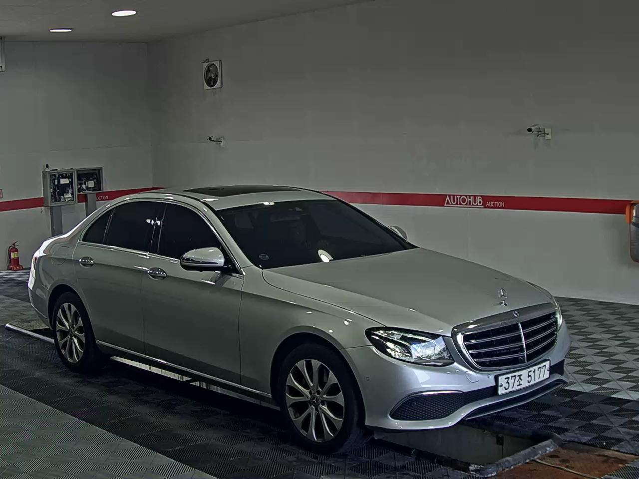 مرسيدس بنز E Class (5Th Gen) E300 فورماتيك إكسكلوسيف ستاندرد 2018 4MATIC إكسكلوسيف