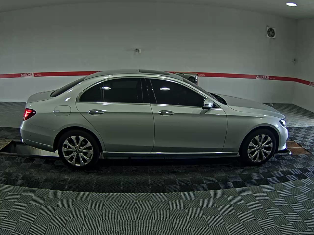 مرسيدس بنز E Class (5Th Gen) E300 فورماتيك إكسكلوسيف ستاندرد 2018 4MATIC إكسكلوسيف