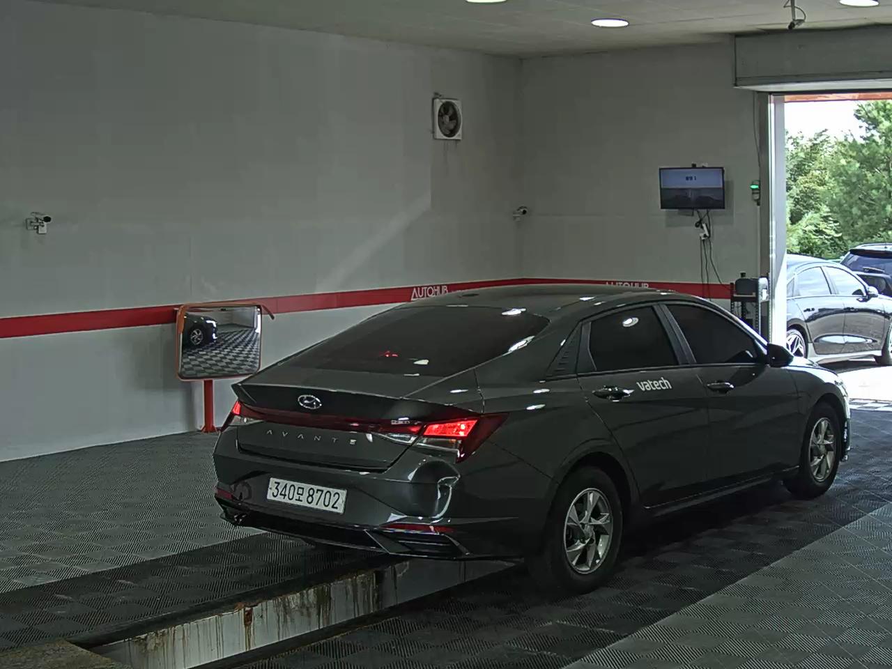 هيونداي أفانتي 2022 MODERN