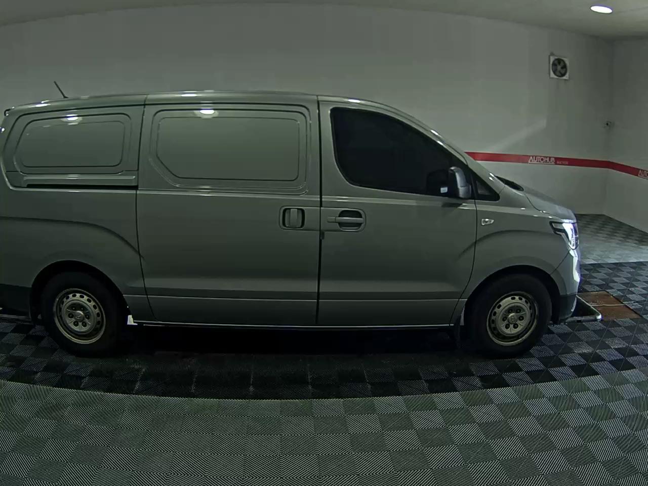 2021 - hyundai grand starex