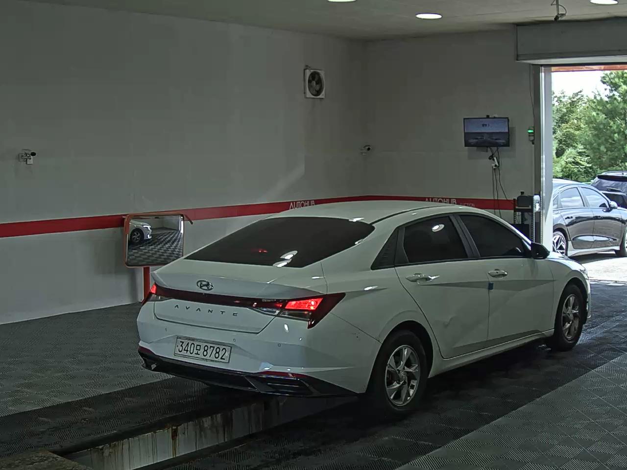هيونداي أفانتي 2021 MODERN