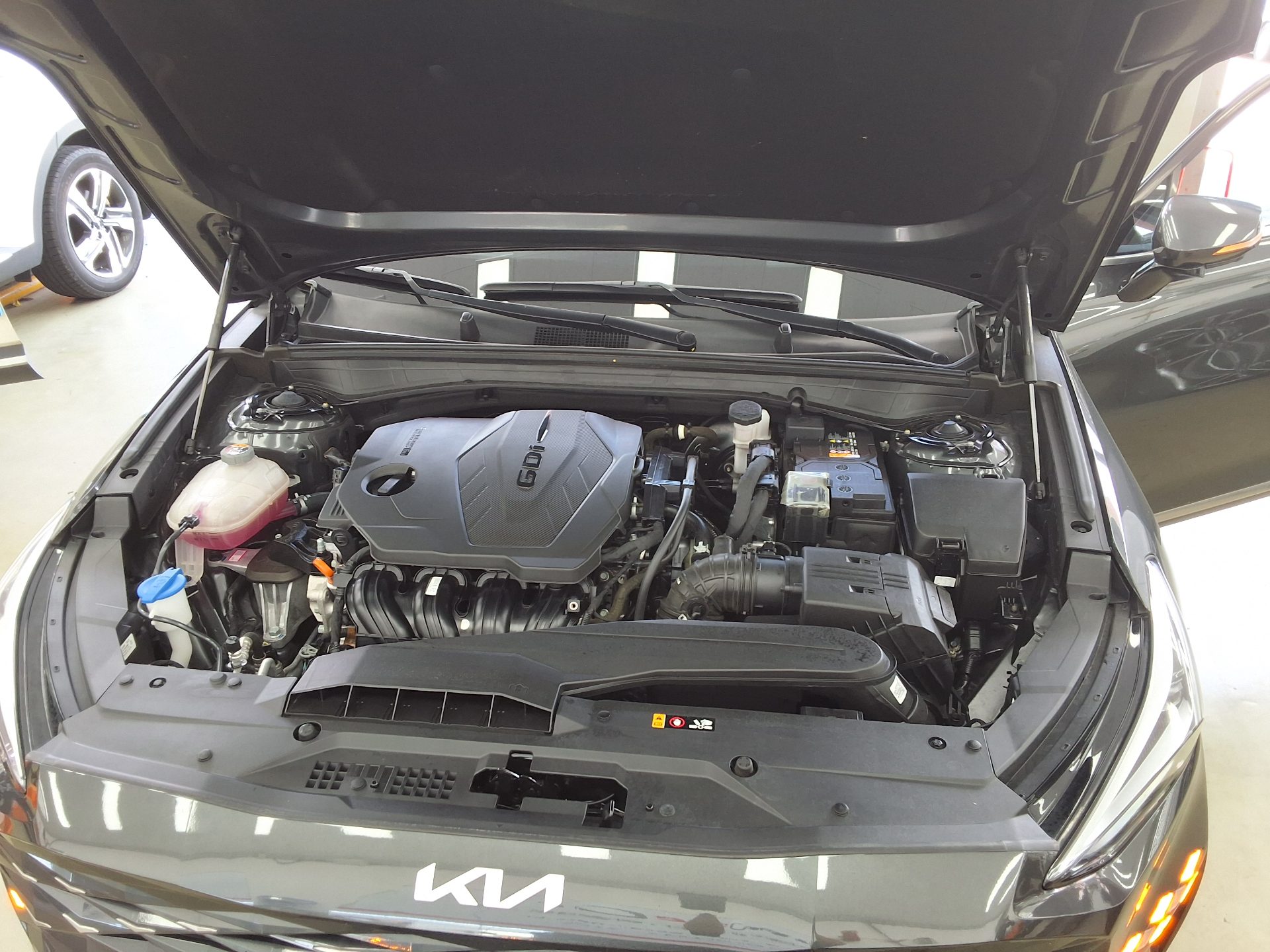 2023 - kia k8