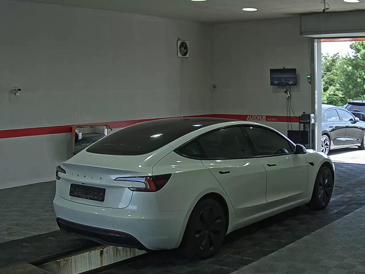تسلا موديل 3 كهرباء دفع خلفي 2024 EV