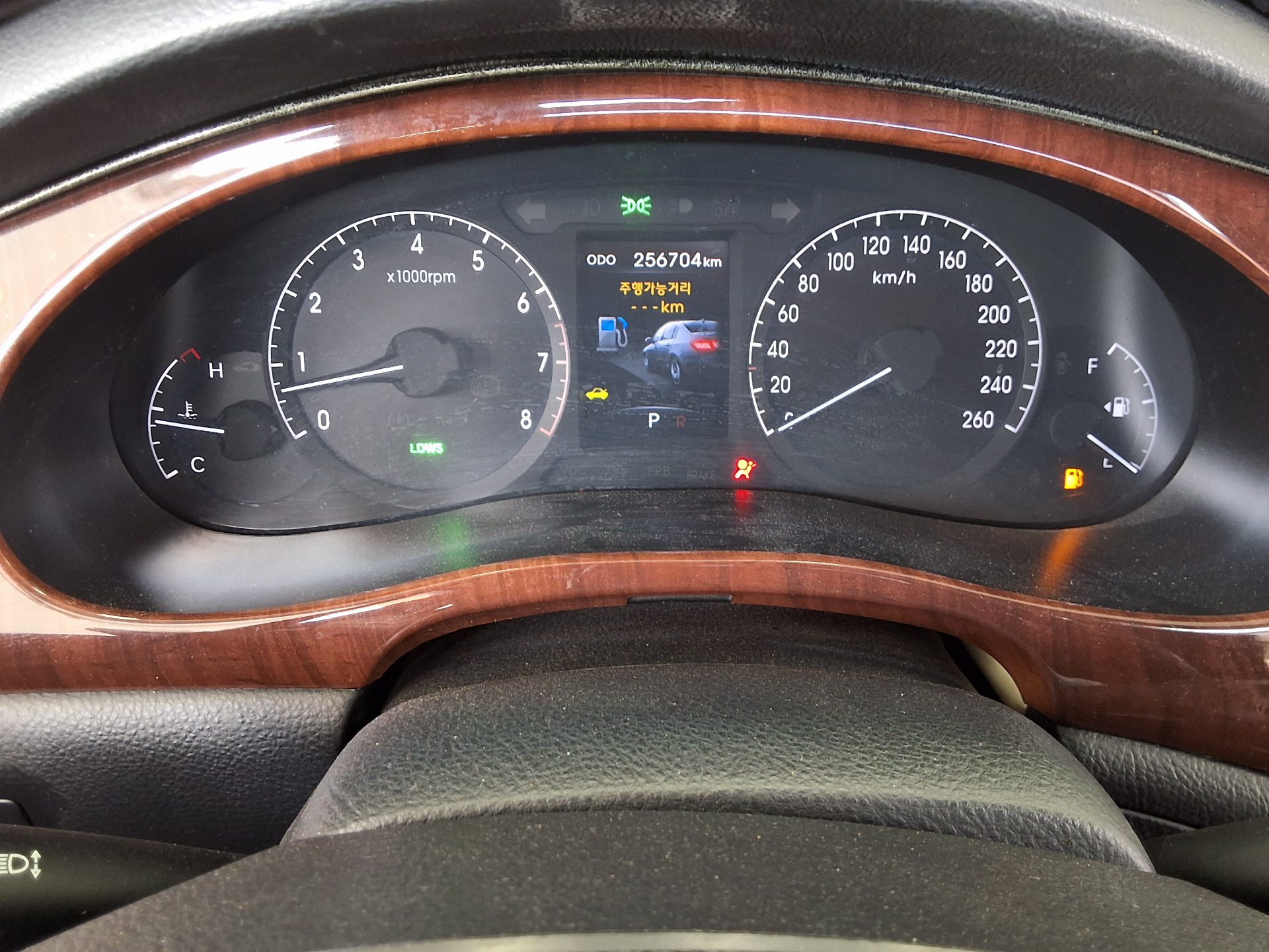 هيونداي جينيسيس Bh 380 Royal 2010