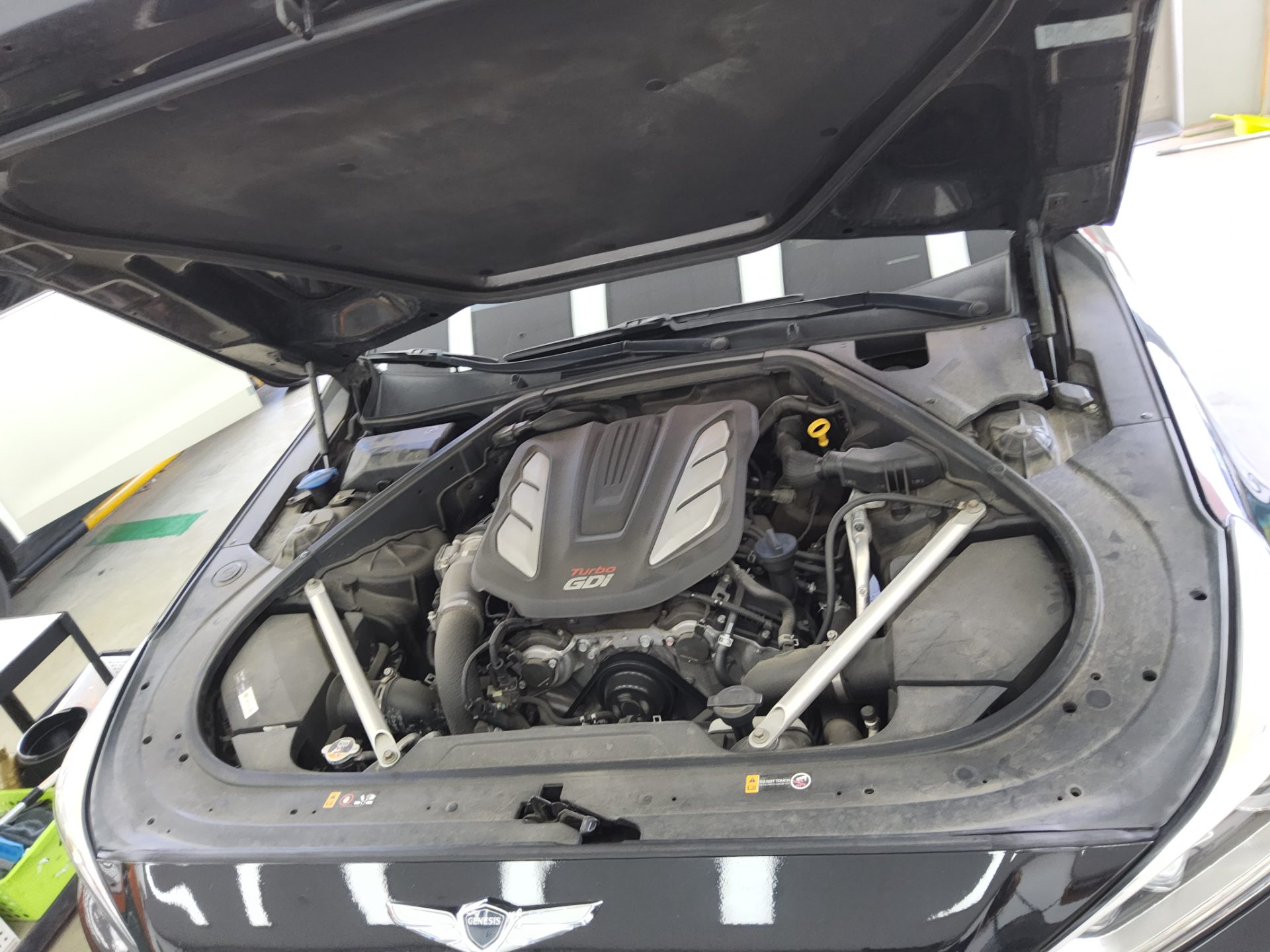 جينيسيس Eq900 3.3 تيربو دفع كلي بريميوم لكجري 2016 TURBO دفع رباعي بريميوم فاخر