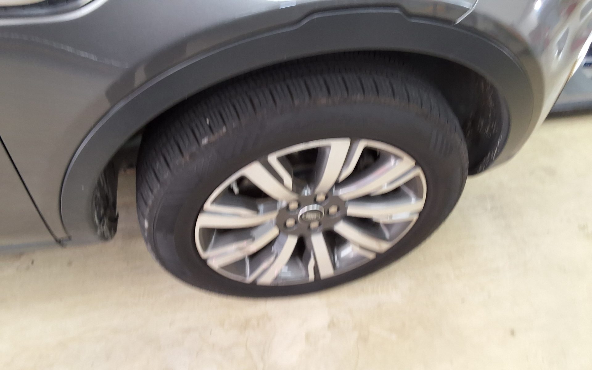 2018 - land rover discovery