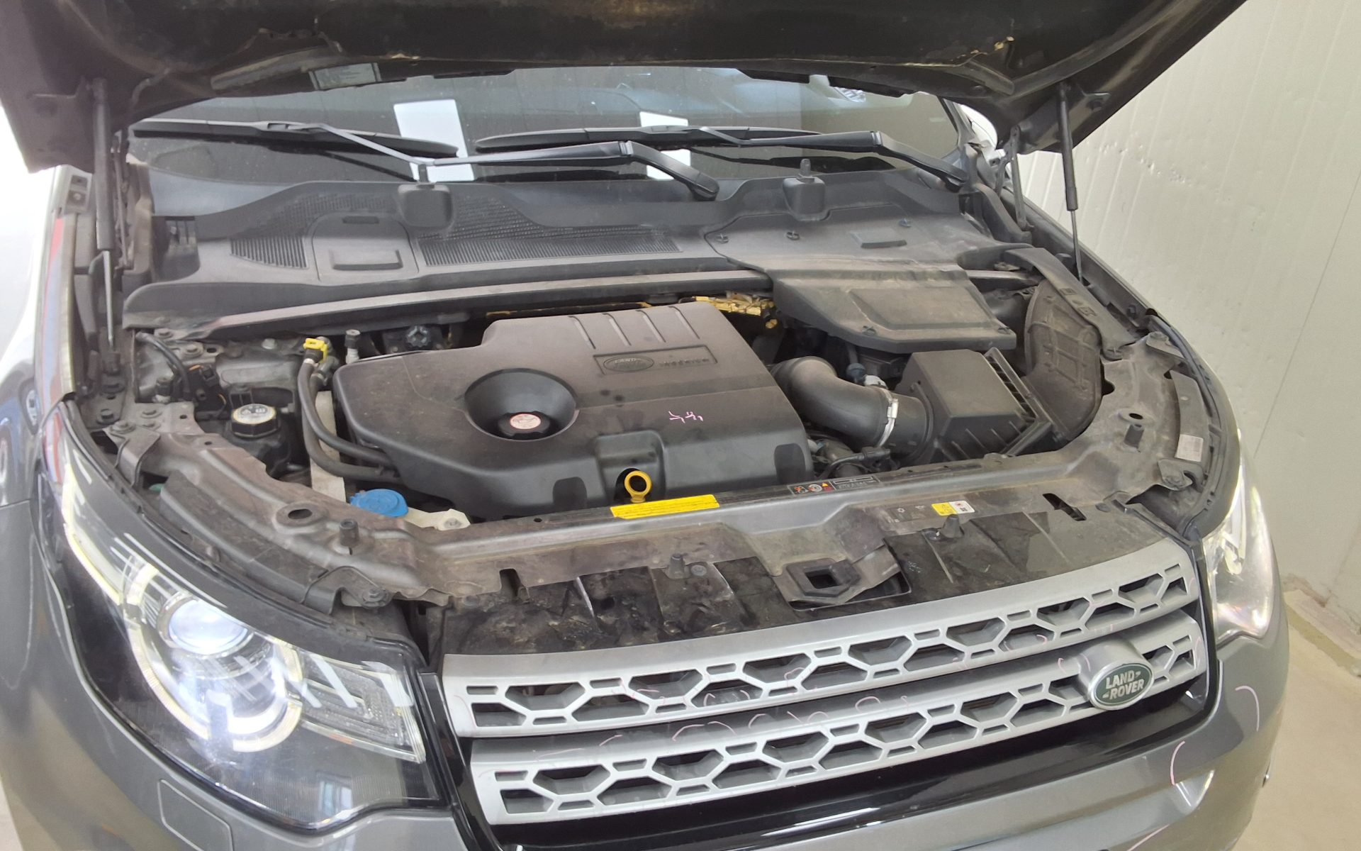 2018 - land rover discovery