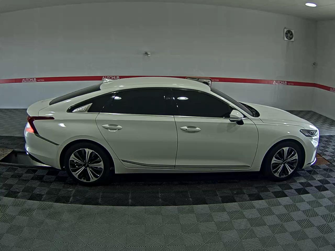 2022 - kia k8