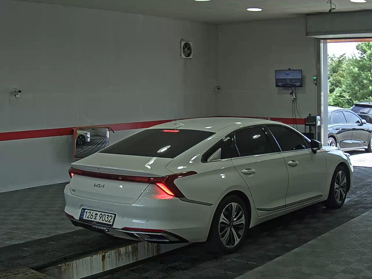 2022 - kia k8