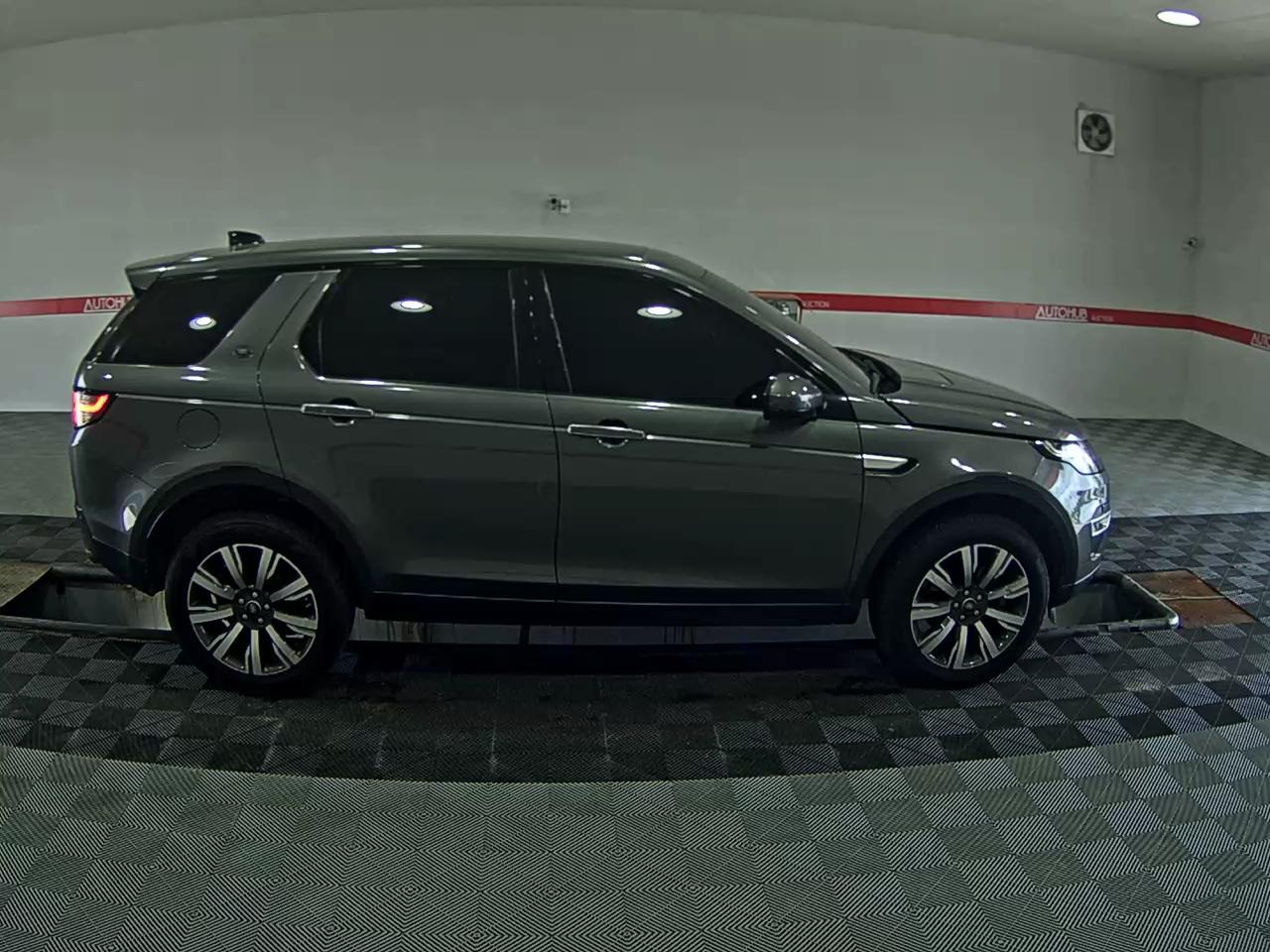 2018 - land rover discovery