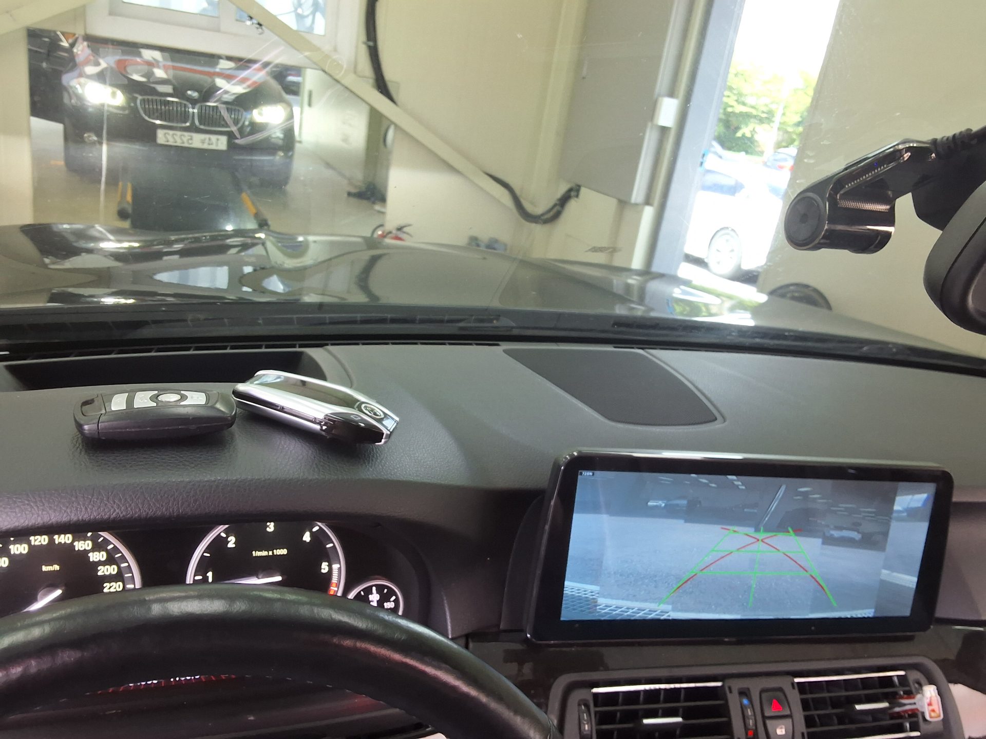 بي إم دبليو 5 Series (6Th Gen) 520D 2012 520d