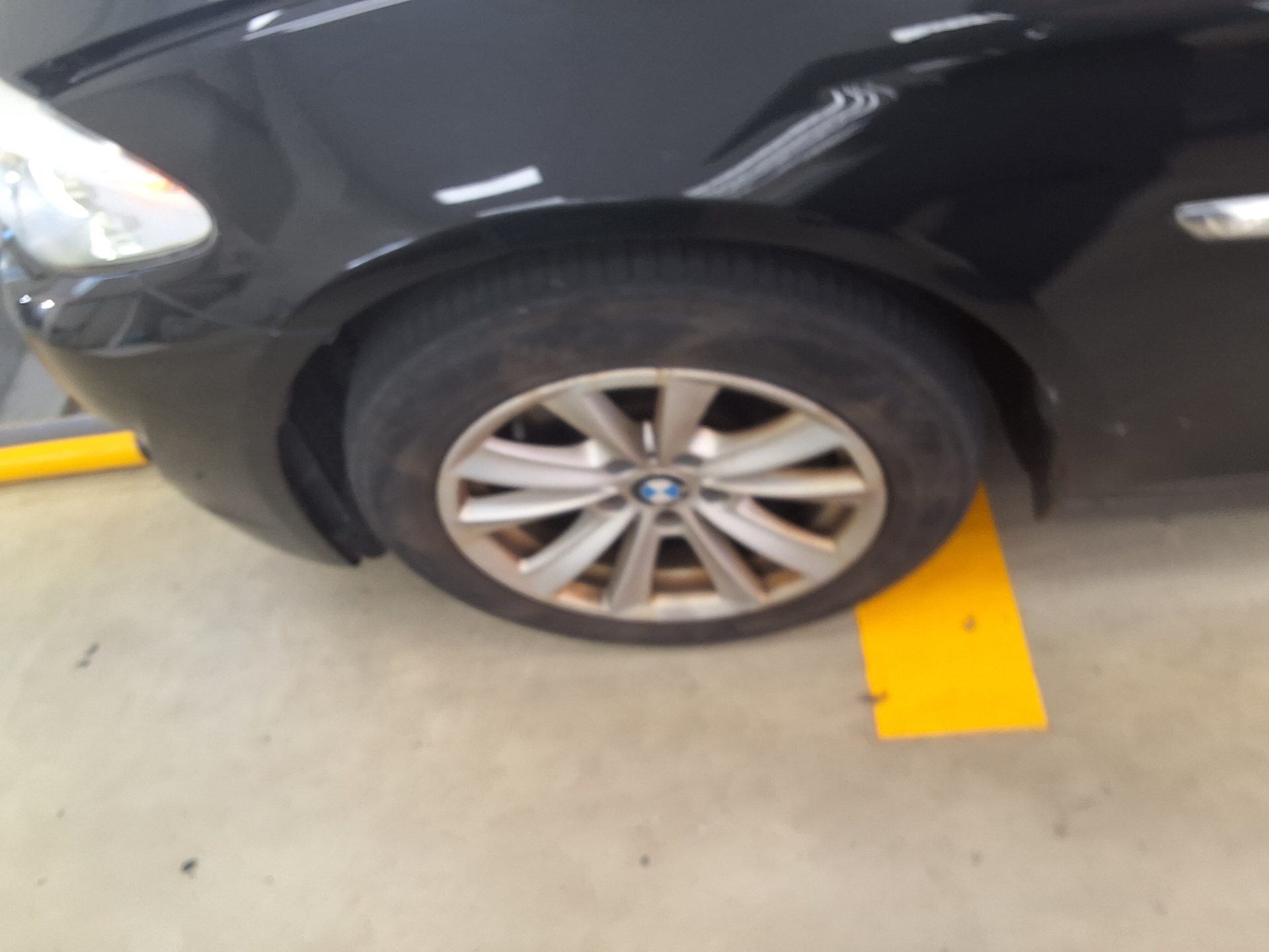 بي إم دبليو 5 Series (6Th Gen) 520D 2012 520d