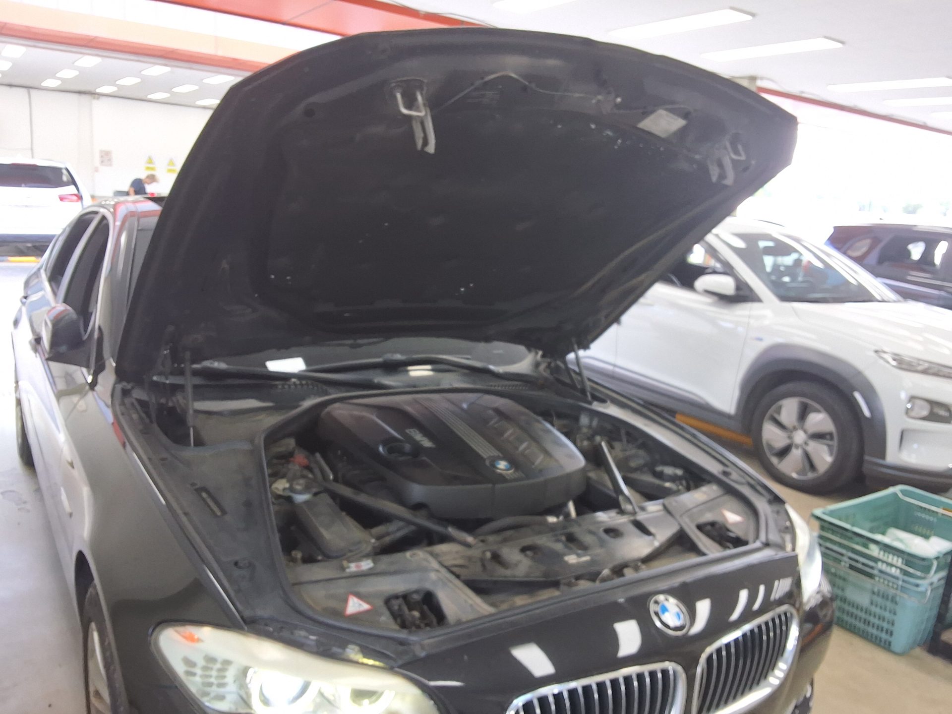 بي إم دبليو 5 Series (6Th Gen) 520D 2012 520d