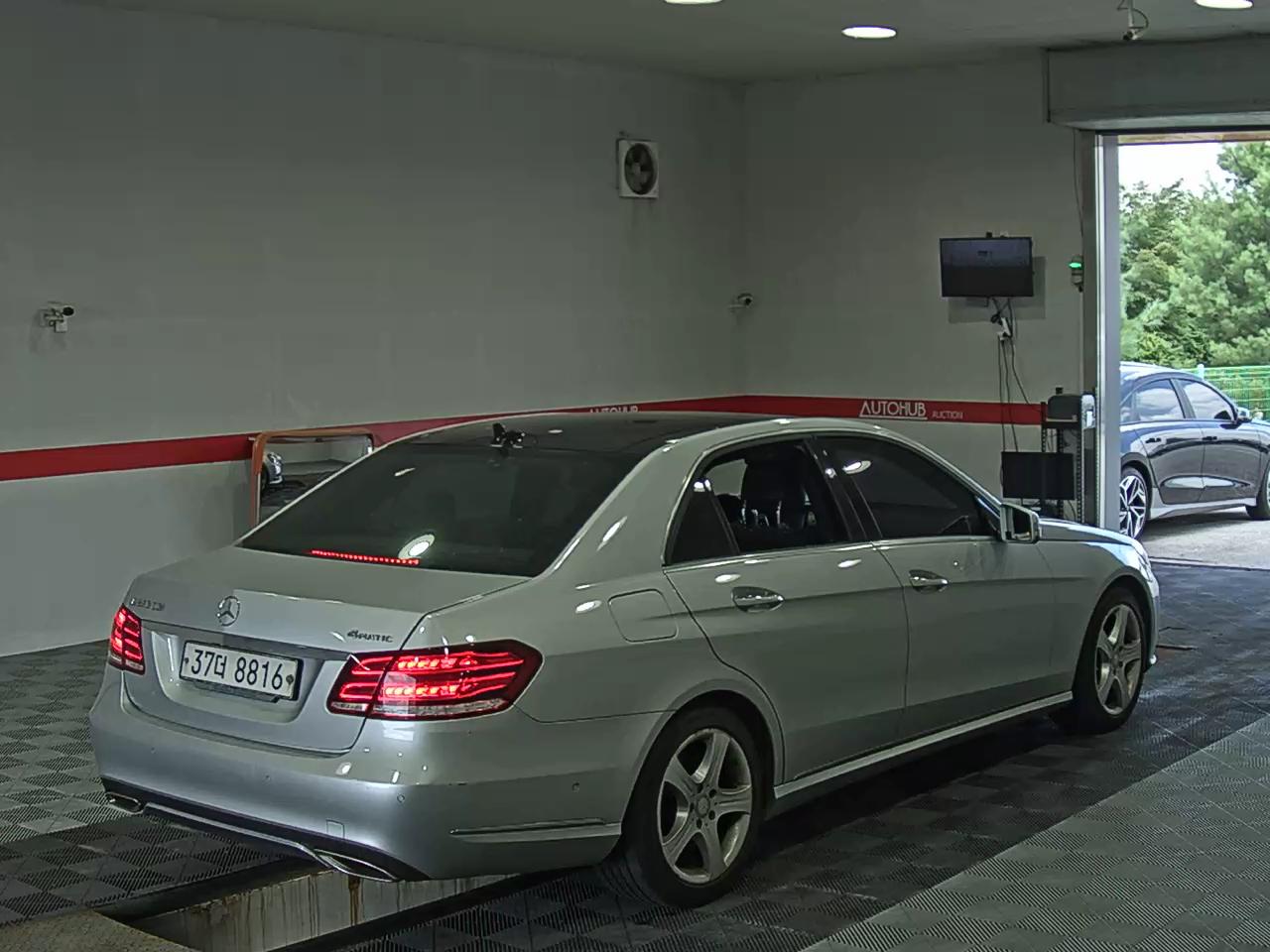 مرسيدس بنز E Class (4Th Gen) E250 Cdi فورماتيك 2014 4MATIC
