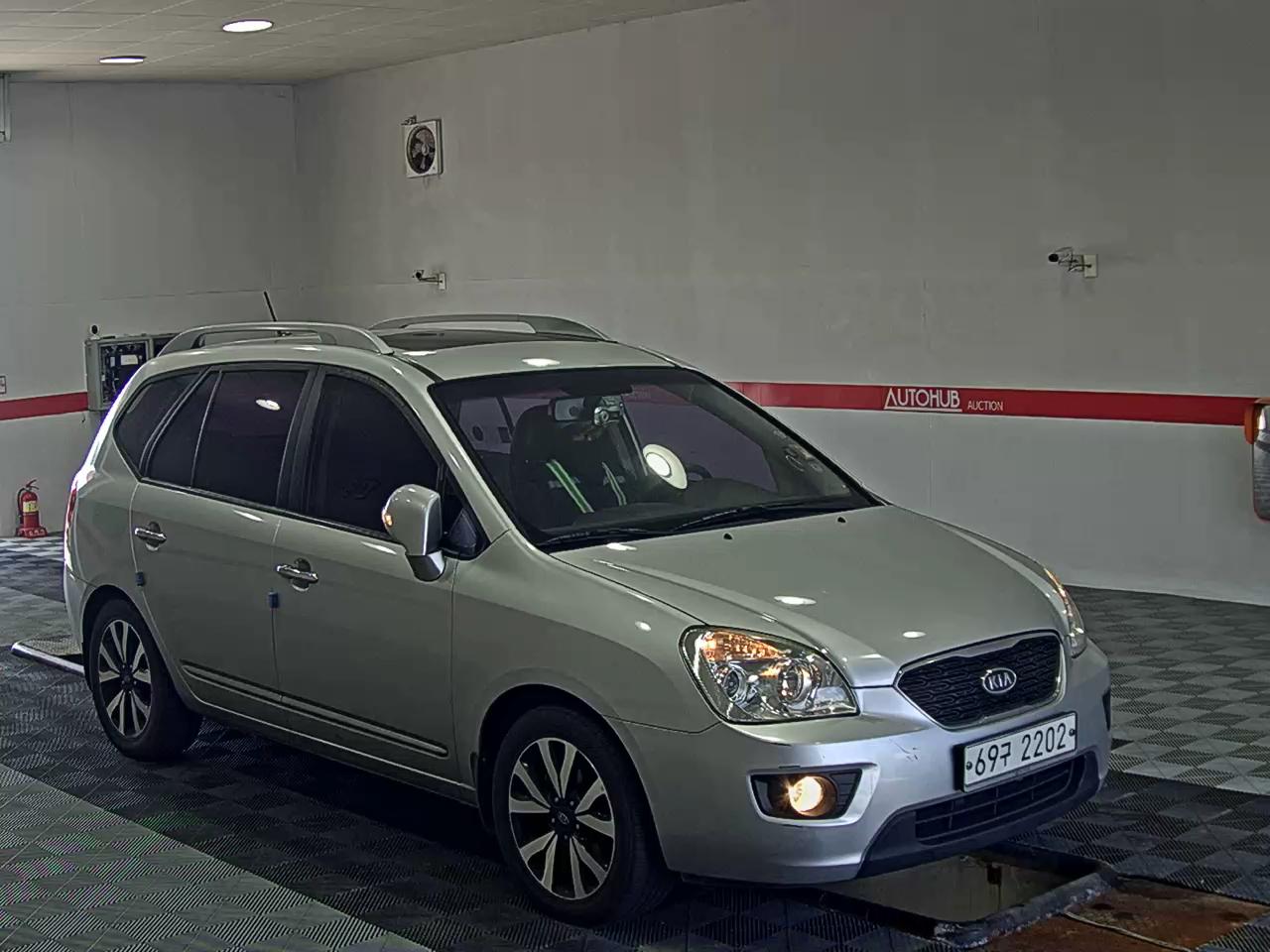 كيا جديد كارينز 2.0 غاز Glx لكجري موديل 2011 فاخر