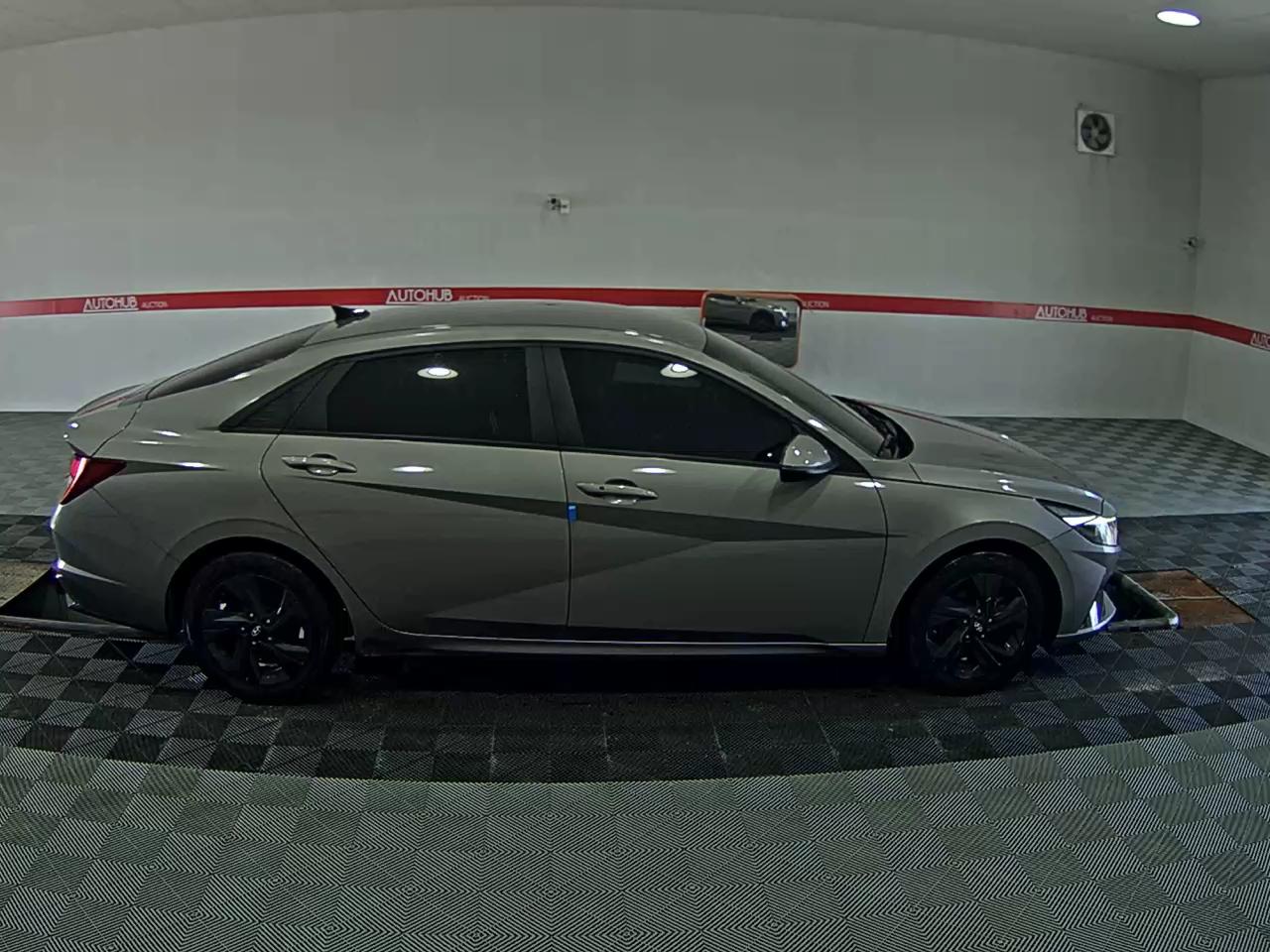 هيونداي أفانتي 2021 MODERN