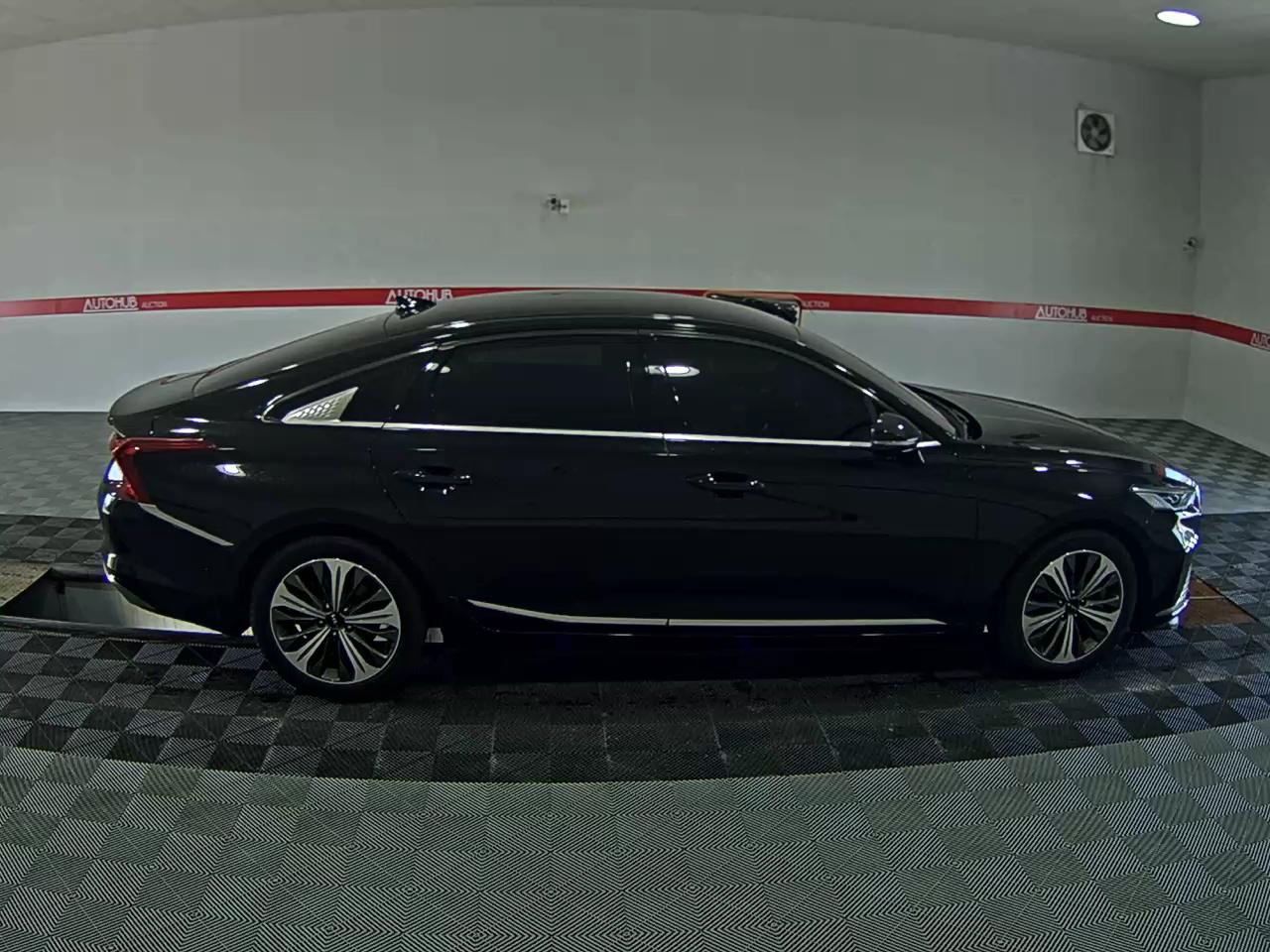 2023 - kia k8