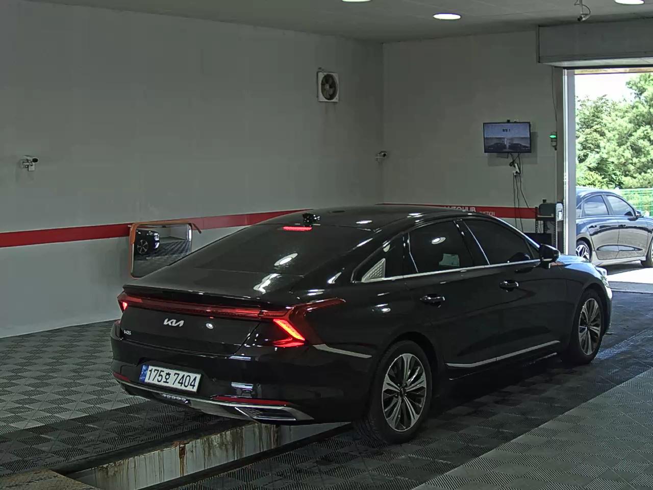 2023 - kia k8