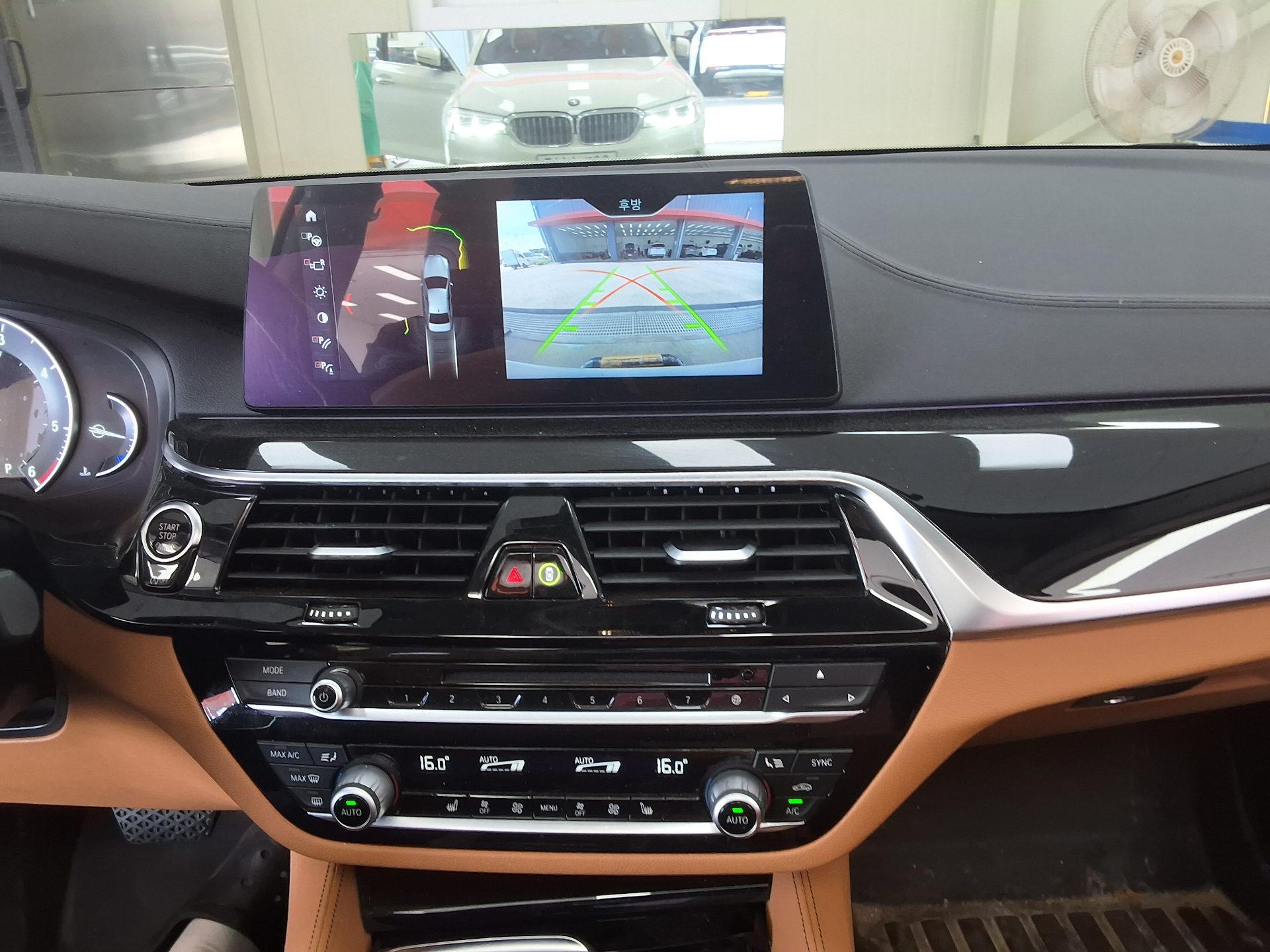 بي إم دبليو 5 Series (7Th Gen) 520D لكجري Line سبيشل 2018 فاخر LINE SPECIAL