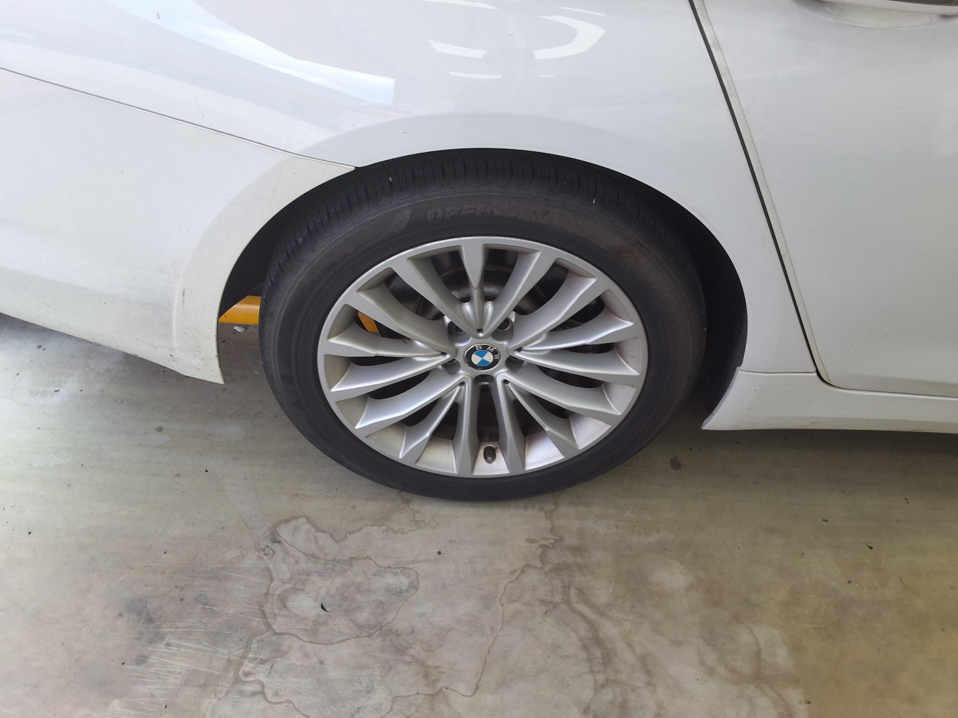 بي إم دبليو 5 Series (7Th Gen) 520D لكجري Line سبيشل 2018 فاخر LINE SPECIAL