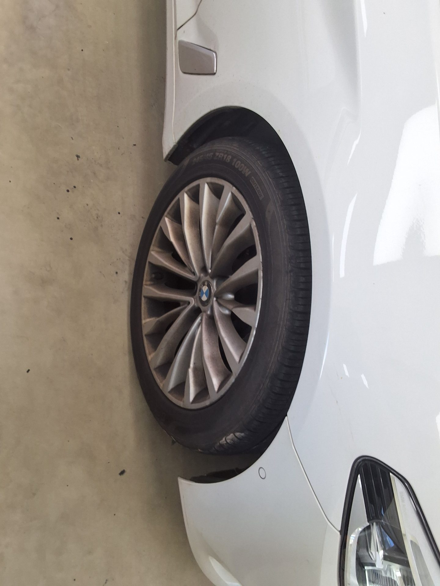 بي إم دبليو 5 Series (7Th Gen) 520D لكجري Line سبيشل 2018 فاخر LINE SPECIAL