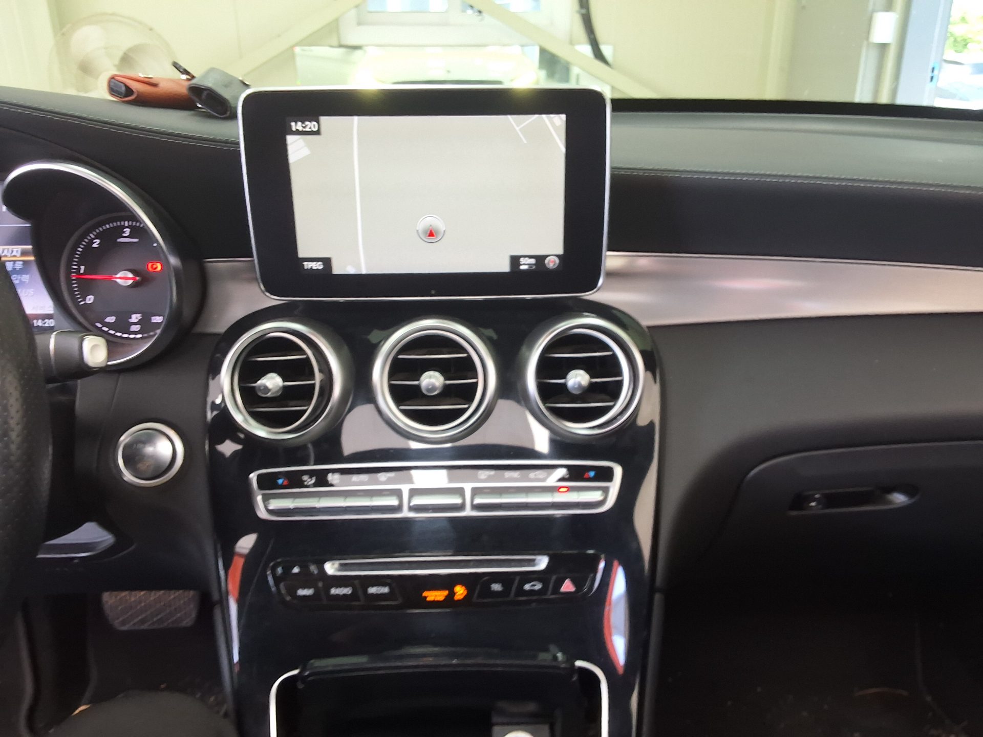 مرسيدس بنز جي إل سي Class جي إل سي 220D فورماتيك كوبيه بريميوم 2018 4MATIC بريميوم