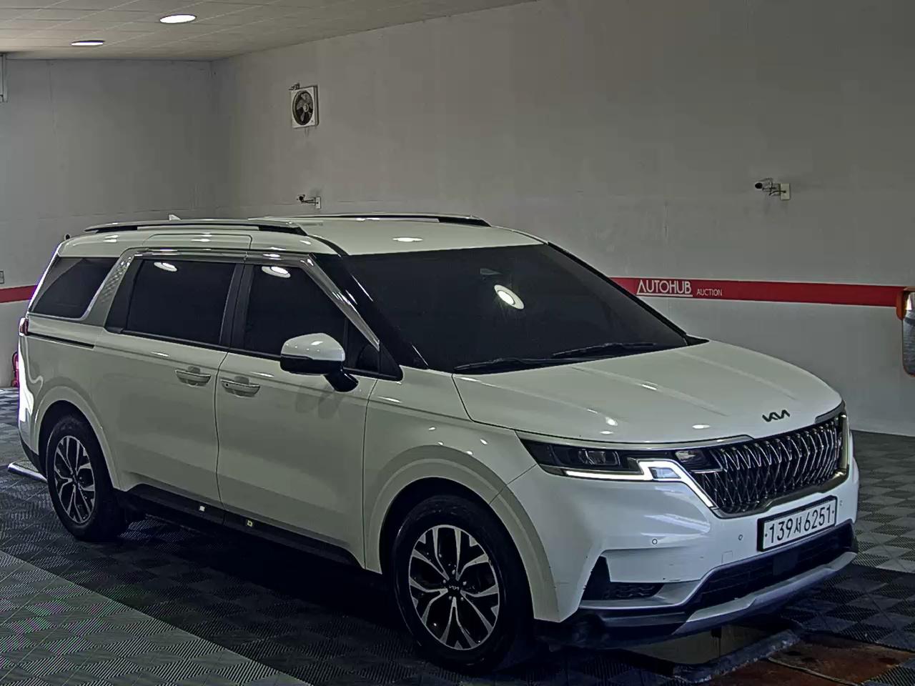 2023 - kia carnival