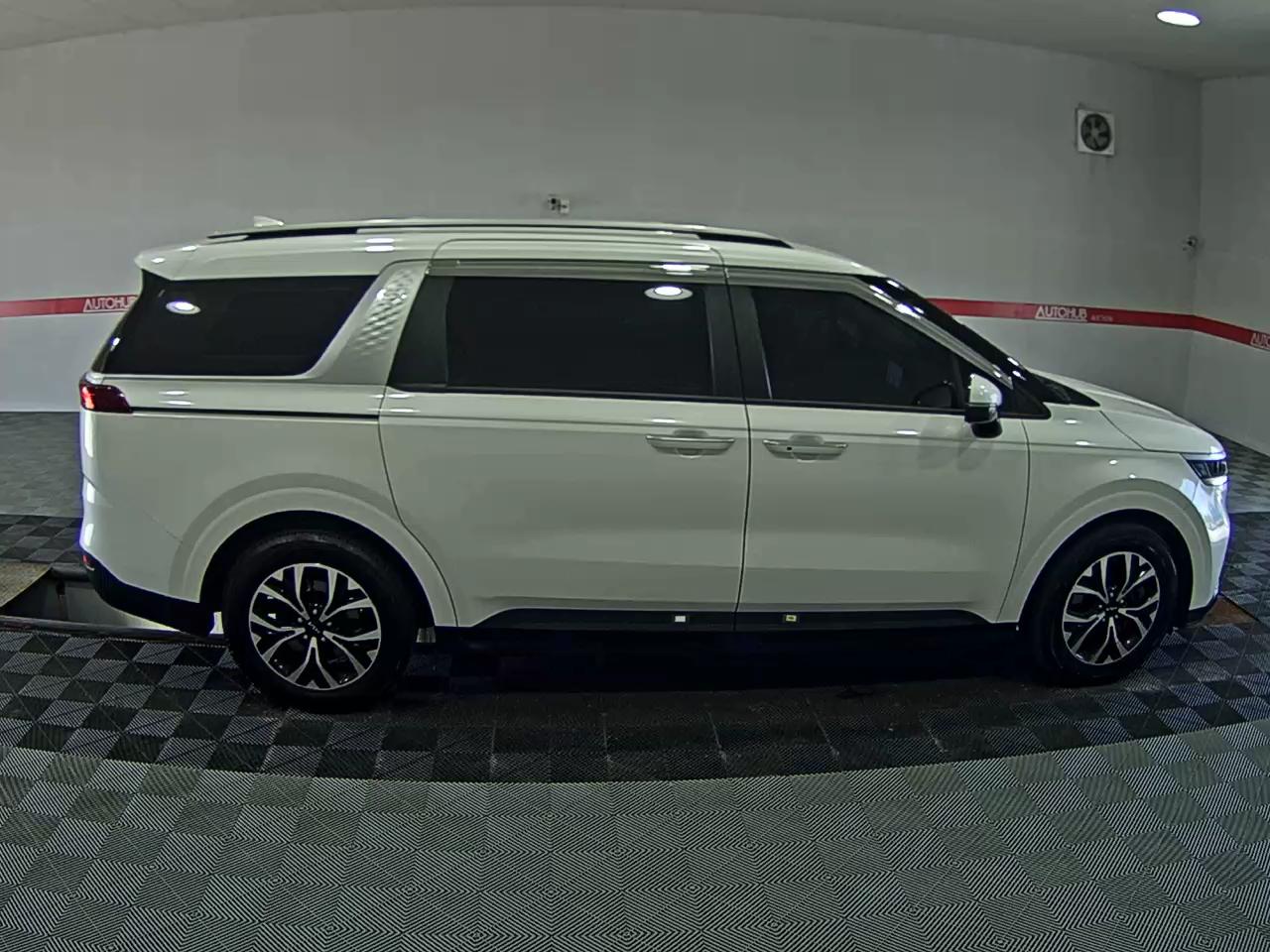 2023 - kia carnival
