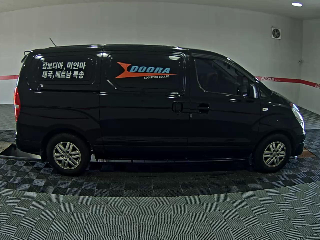هيونداي جراند ستاركس 3 Seater ديزل فان سمارت 2018 VAN SMART