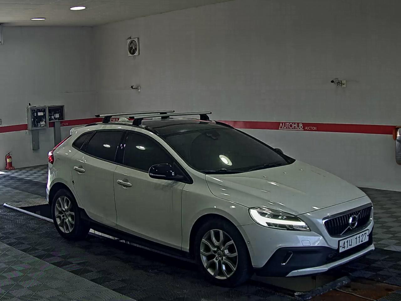 فولفو V40 Cross Country D3 Momentum 2018