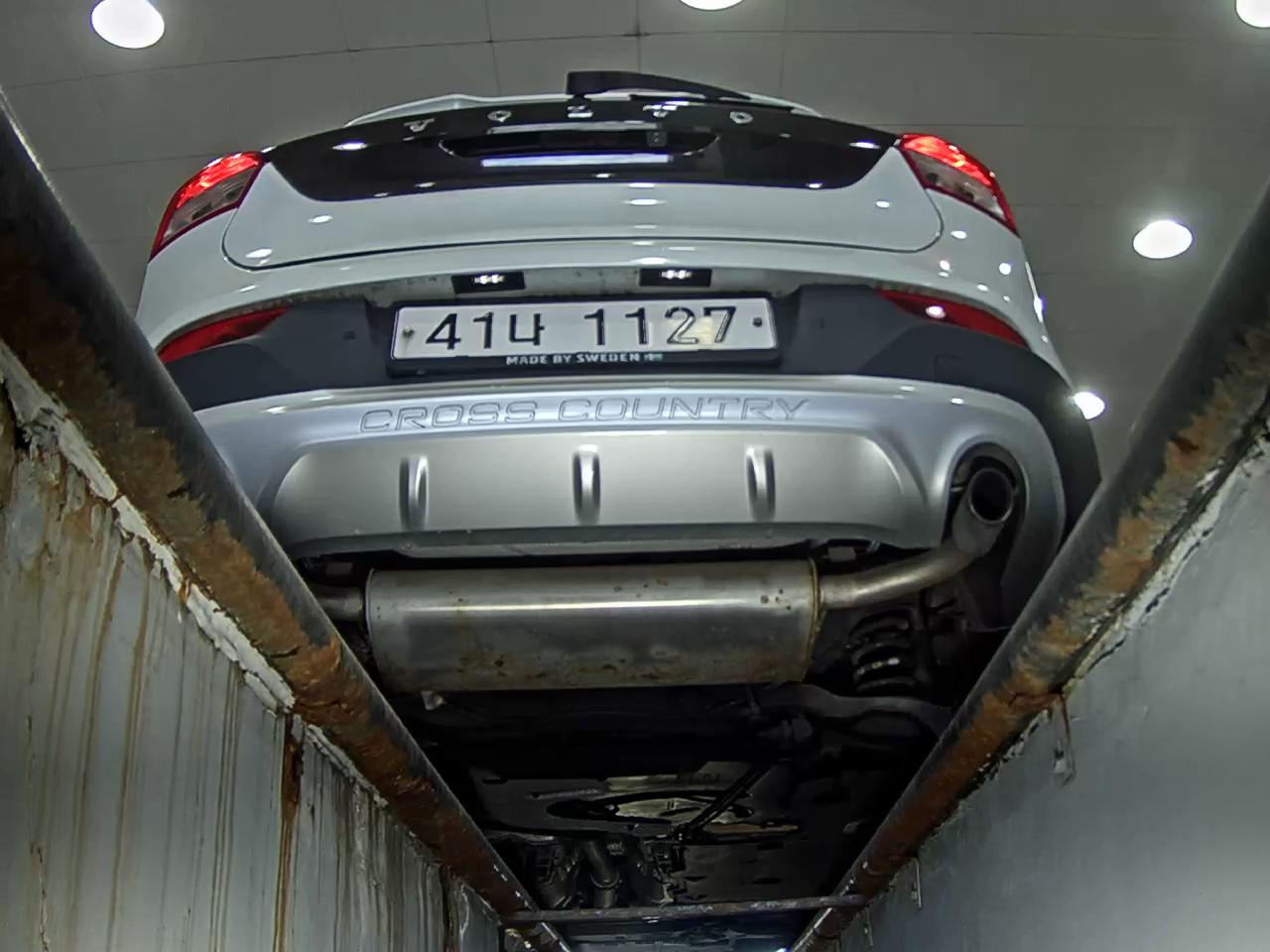 فولفو V40 Cross Country D3 Momentum 2018