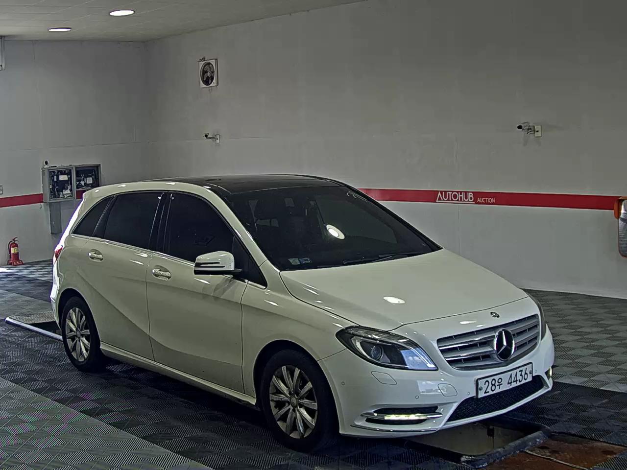 مرسيدس بنز B Class (2Nd Gen) B200 Cdi Blue Efficiency 2015 B200