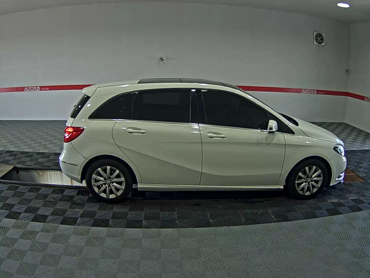 مرسيدس بنز B Class (2Nd Gen) B200 Cdi Blue Efficiency 2015 B200