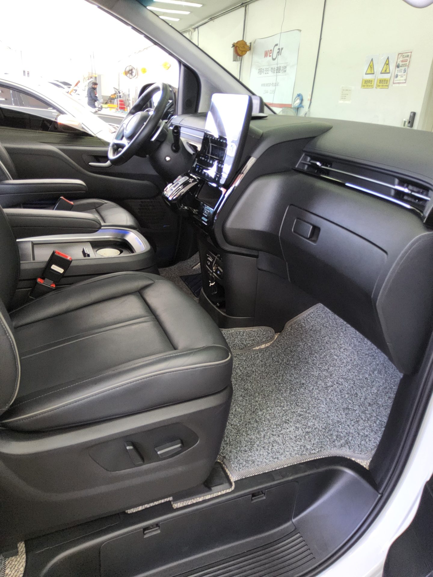 2022 - hyundai staria
