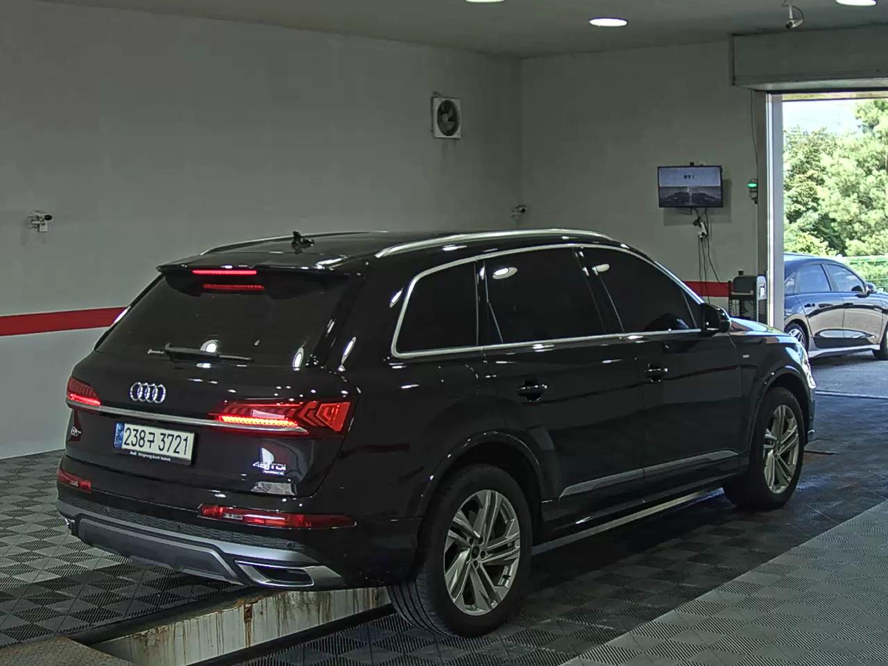 أودي كيو 7 (2Nd Gen) 45 TDI كواترو بريميوم 2021 بريميوم