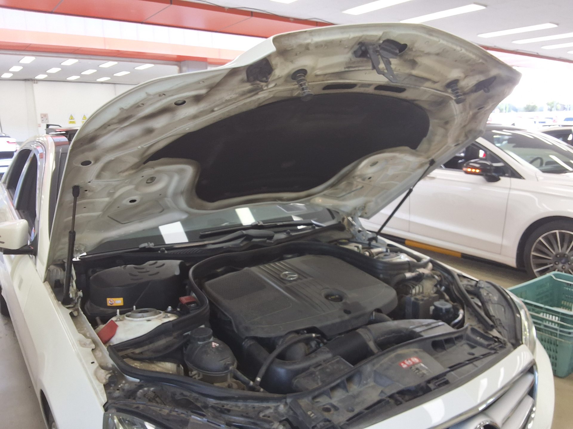 مرسيدس بنز E Class (4Th Gen) E250 Cdi فورماتيك 2014 4MATIC