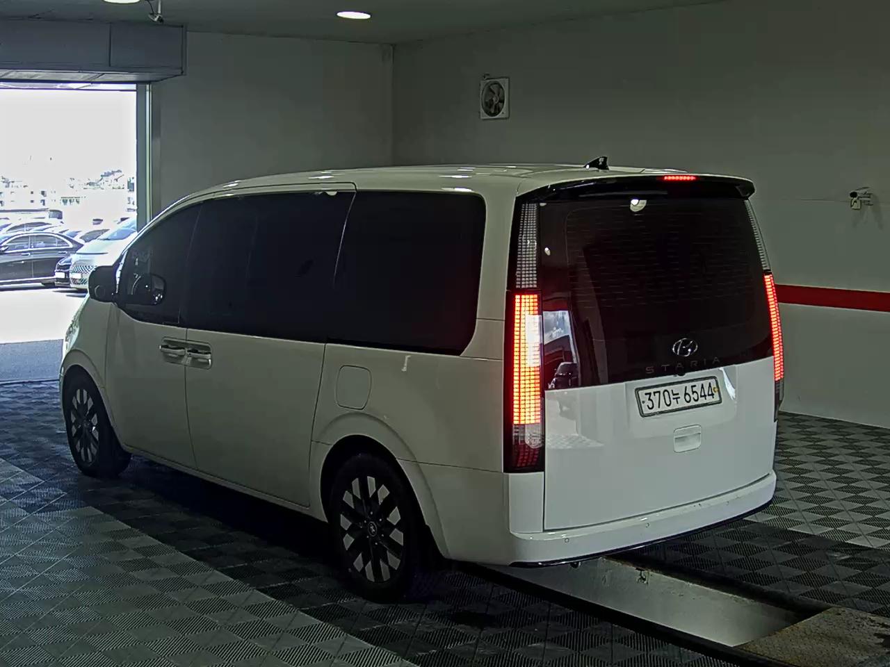 2022 - hyundai staria