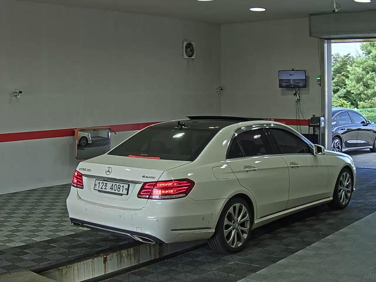 مرسيدس بنز E Class (4Th Gen) E250 Cdi فورماتيك 2014 4MATIC
