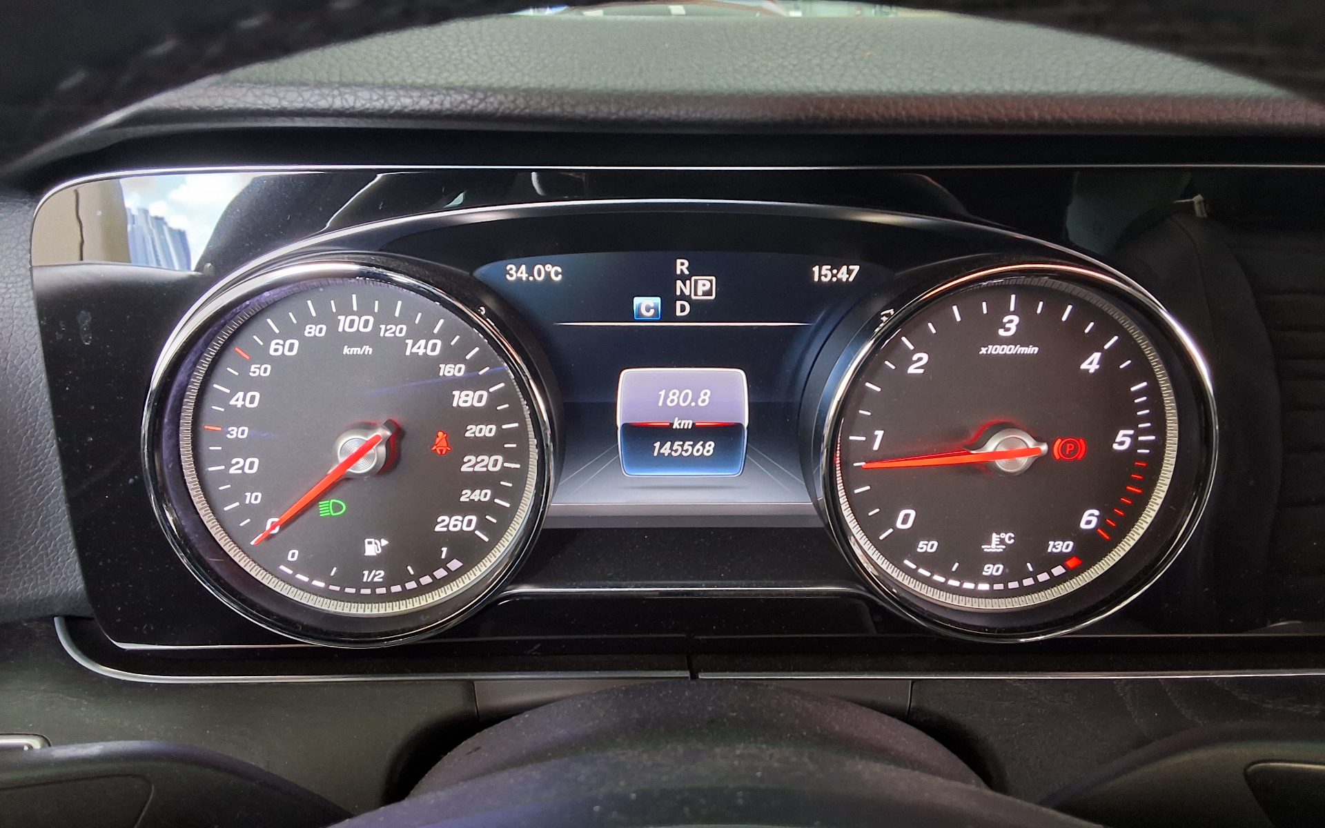 مرسيدس بنز E Class (5Th Gen) E220D Avantgarde 2017 E220d