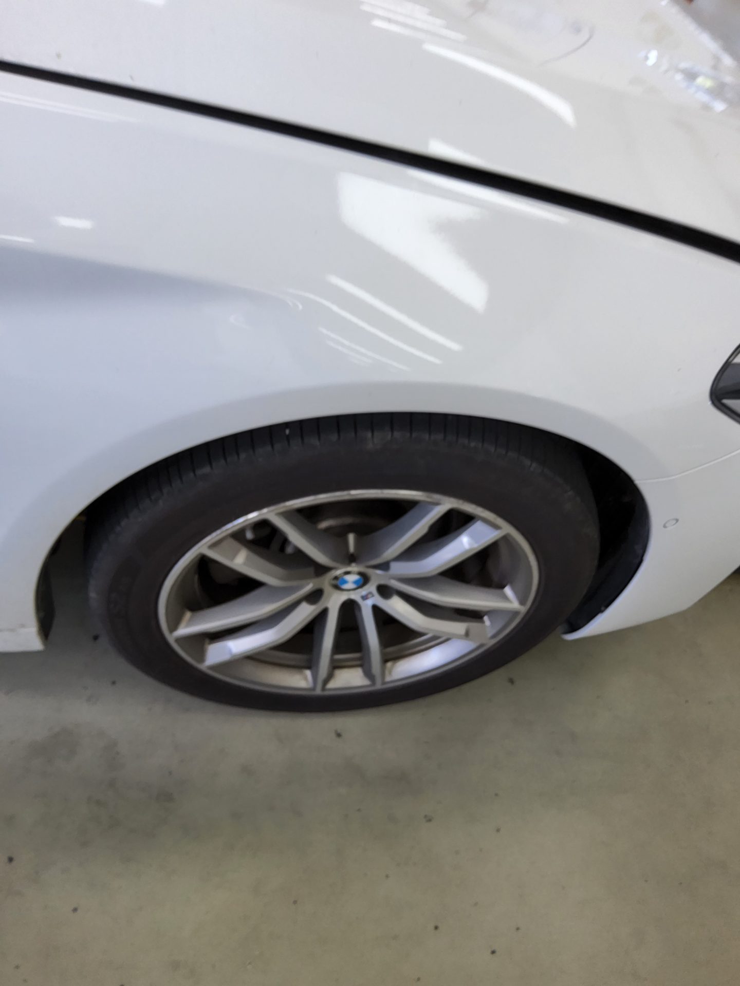 بي إم دبليو 5 Series (7Th Gen) 520D إكس درايف M Sport Pack 2017 SPORT