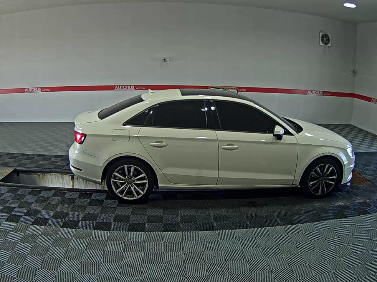 أودي إيه 3 (3Rd Gen) 2.0 TDI Dynamic 2014