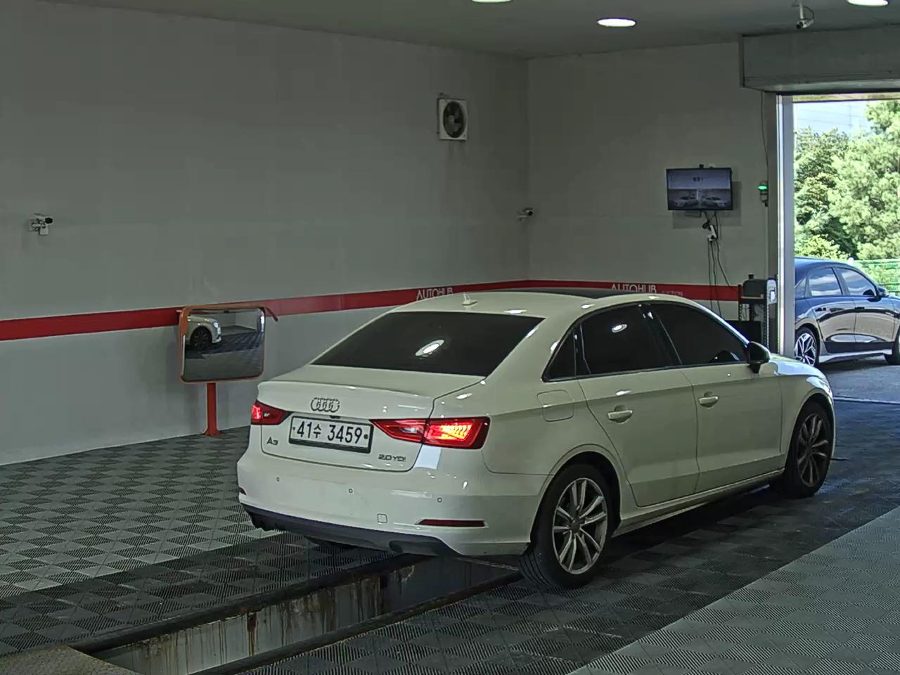 أودي إيه 3 (3Rd Gen) 2.0 TDI Dynamic 2014