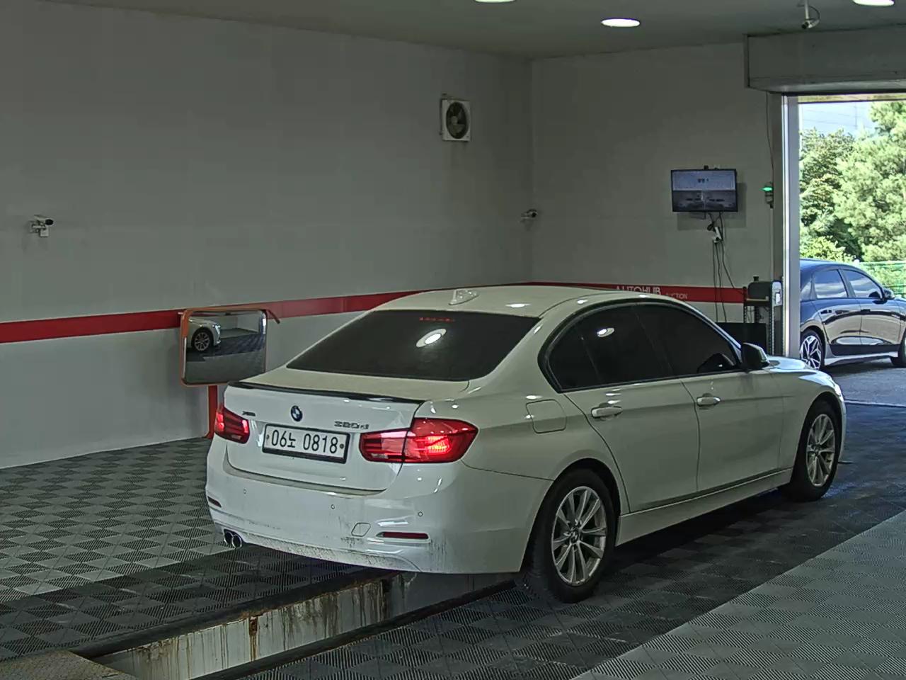 بي إم دبليو 3 Series (6Th Gen) 320D 2016 320d