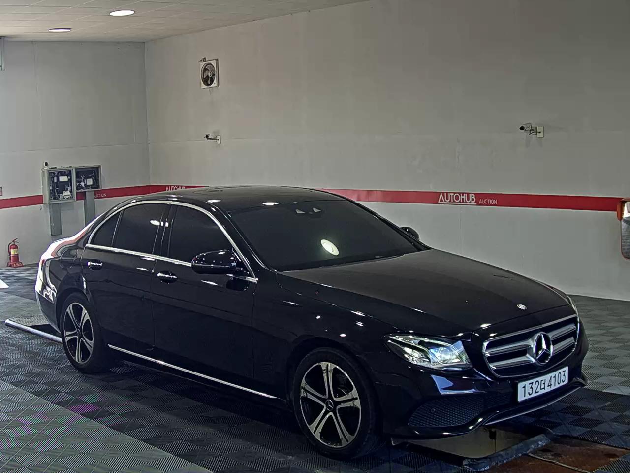 مرسيدس بنز E Class (5Th Gen) E220D Avantgarde 2017 E220d