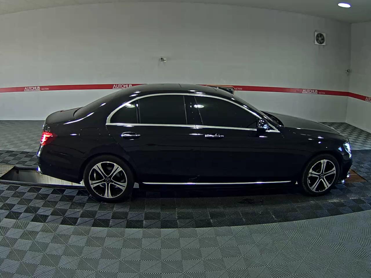 مرسيدس بنز E Class (5Th Gen) E220D Avantgarde 2017 E220d