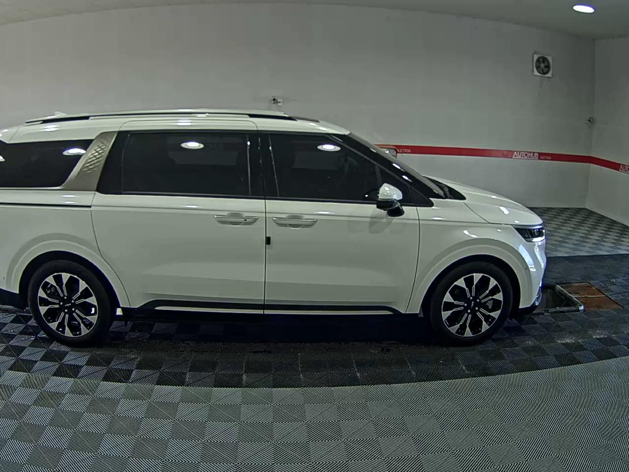 2022 - kia carnival