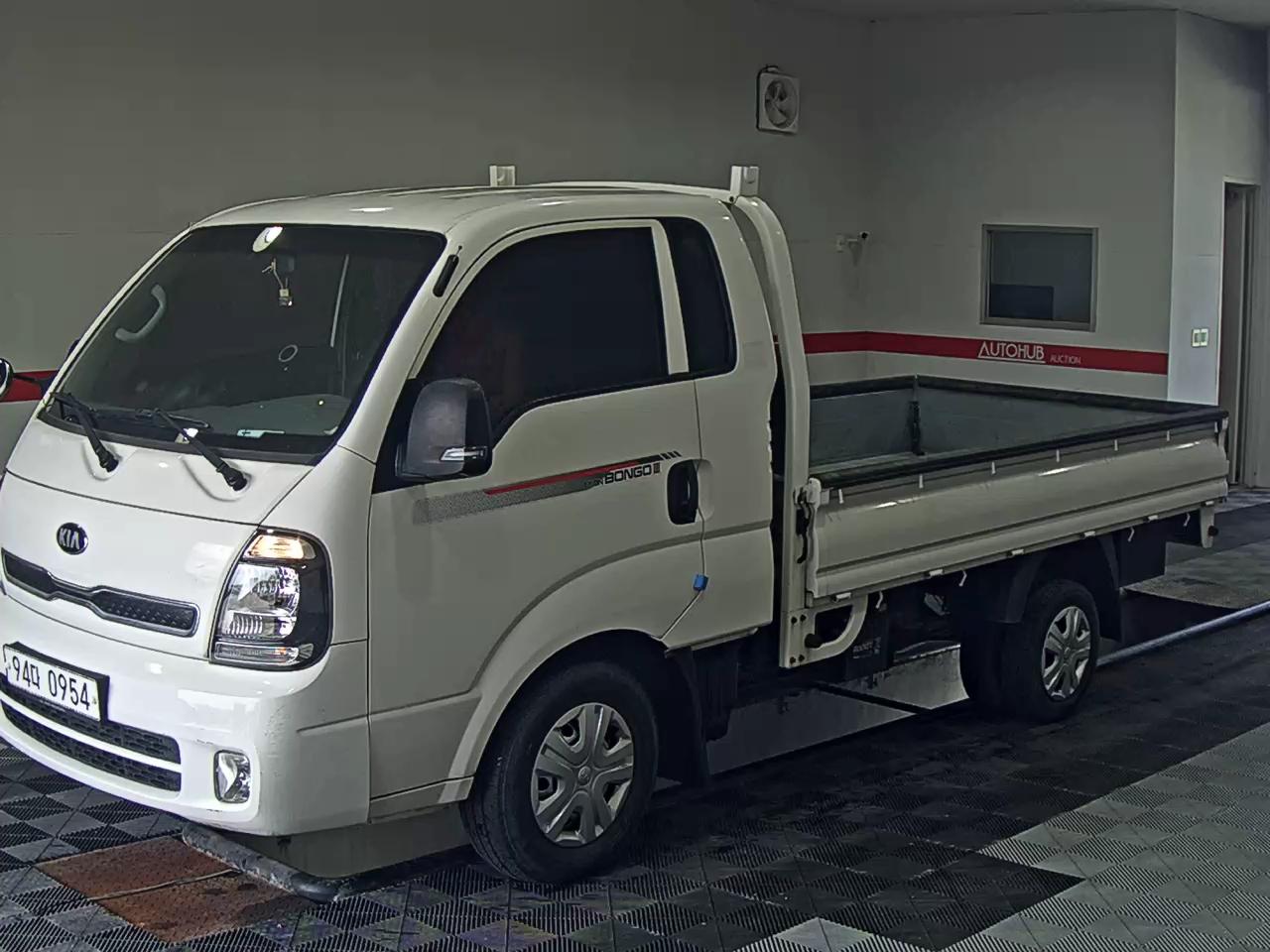 KIA THE NEW BONGO III CARGO 1 TON KING CAB EXTRA LONG WHEELBASE GL